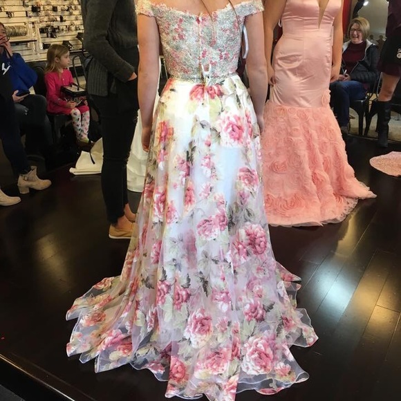 Two piece floral prom dress - Picture 2 of 4